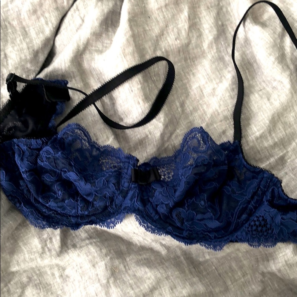 Victoria’s Secret lace bra blue and black 34b sexy